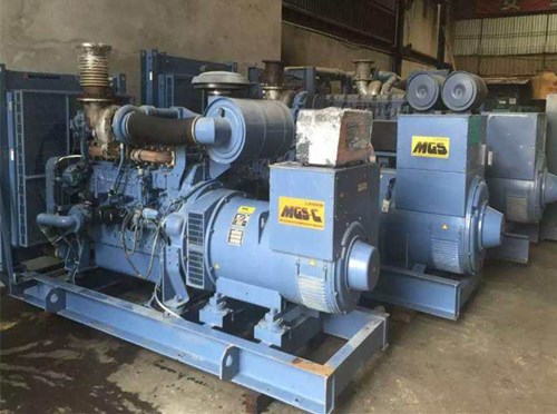 平江发电机组带负载降电压是什么原因照成的？