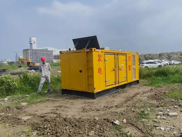 平江如何判断柴油发电机组的电瓶是否处于充满电状态？