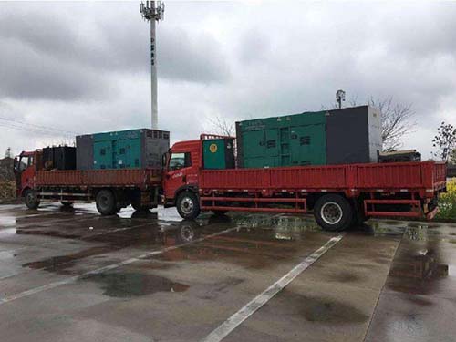 平江涂抹密封胶后，需要等待多长时间才能安装水冷式机油散热器密封件？